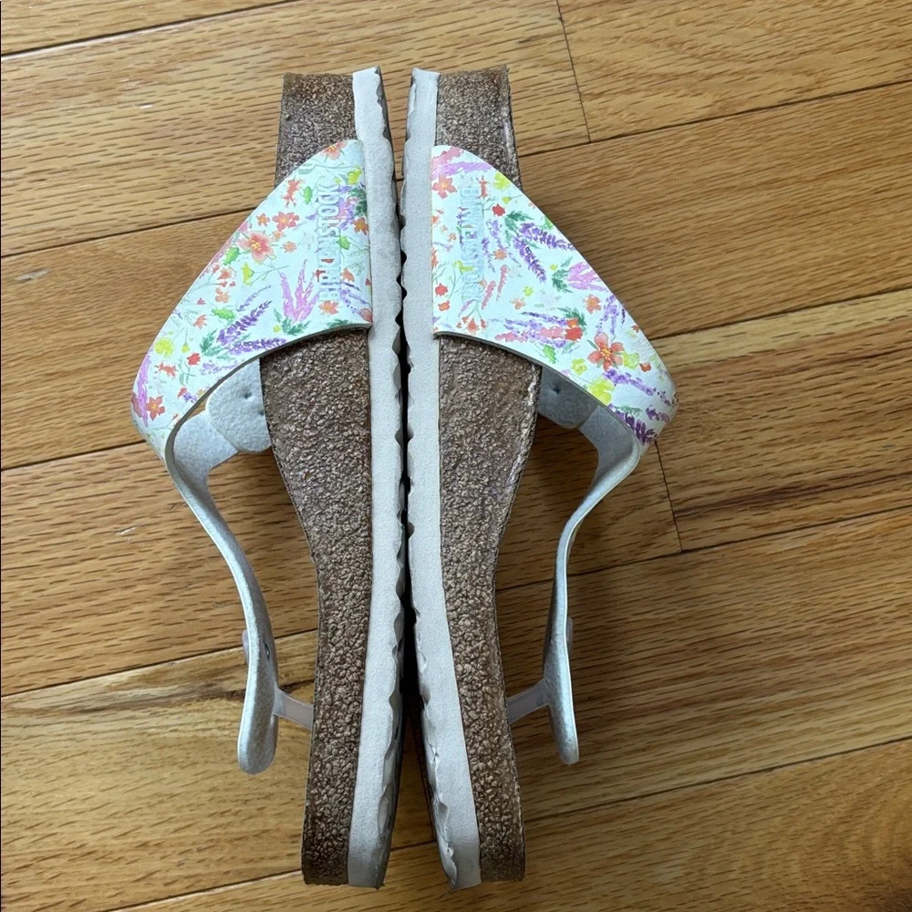 Birkenstock Gizeh Floral Sandals Vegan Leather Size EU 40 9 Women’s Shoes Sz 8.5 - Picture 3 of 8
